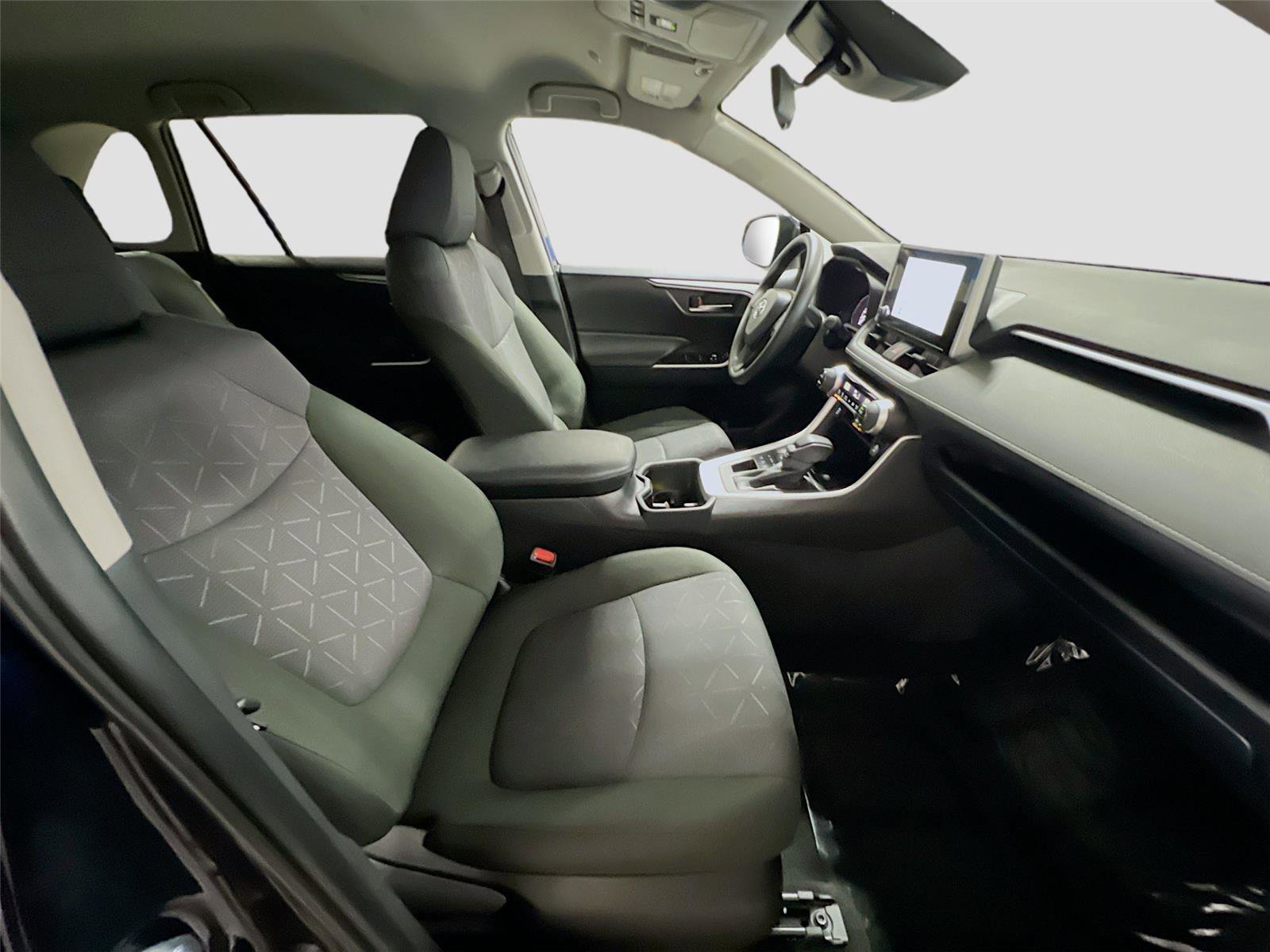 Used 2025 Toyota RAV4 XLE image 26