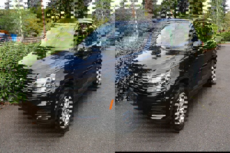 Used 2013 Volkswagen Tiguan S image 1