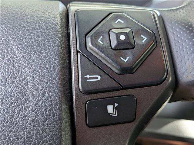 Used 2017 Toyota Tacoma TRD Off-Road w/ Premium & Technology Package RWD image 13