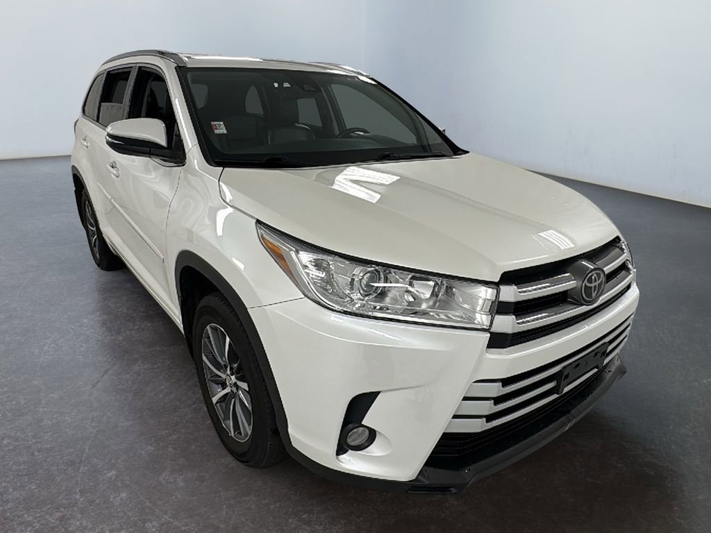 Used 2018 Toyota Highlander XLE video 1