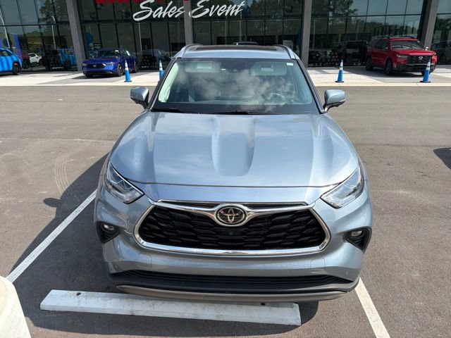 Used 2023 Toyota Highlander Platinum FWD image 7