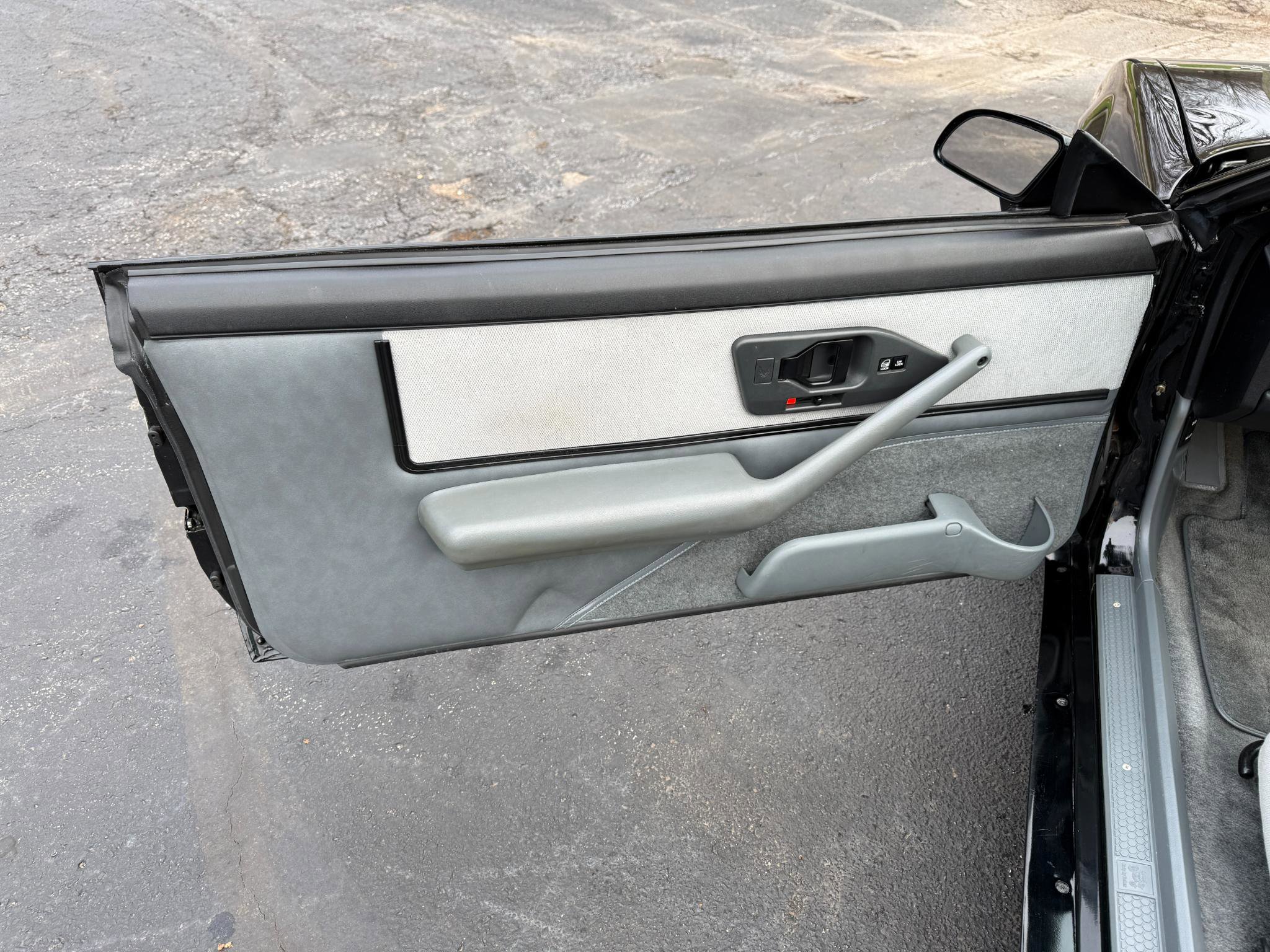 Used 1991 Pontiac Firebird Convertible image 22