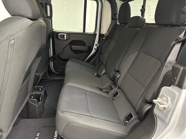 Used 2023 Jeep Gladiator Sport image 9