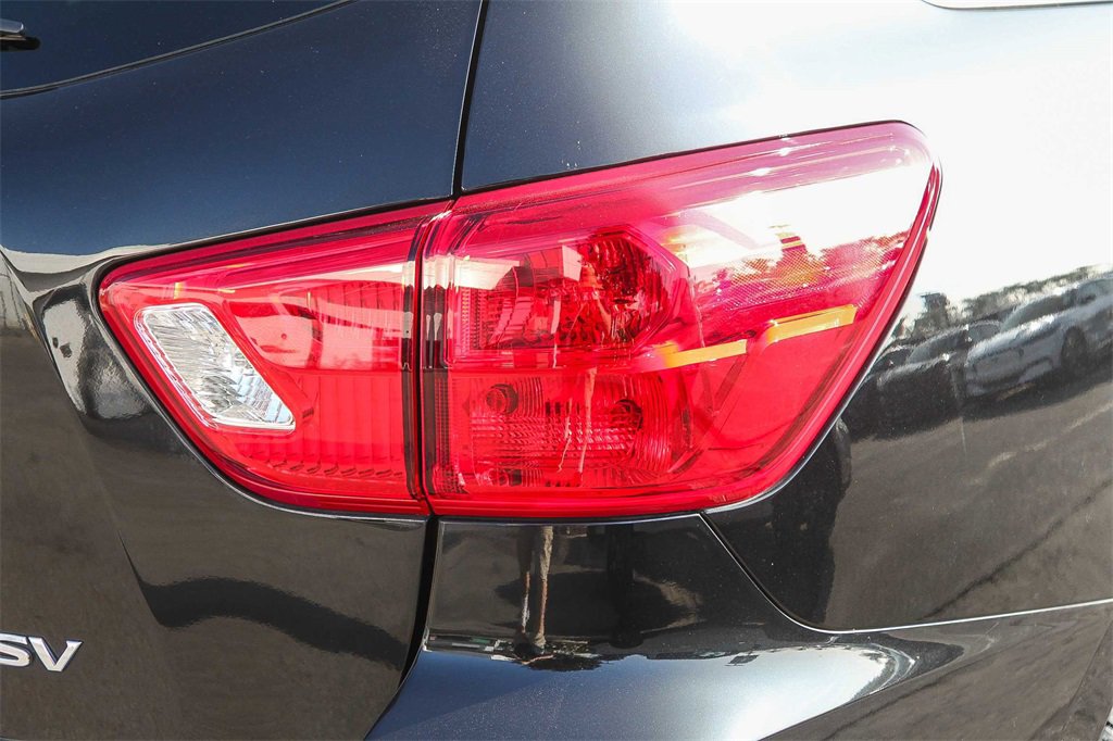 Used 2020 Nissan Pathfinder SV image 11