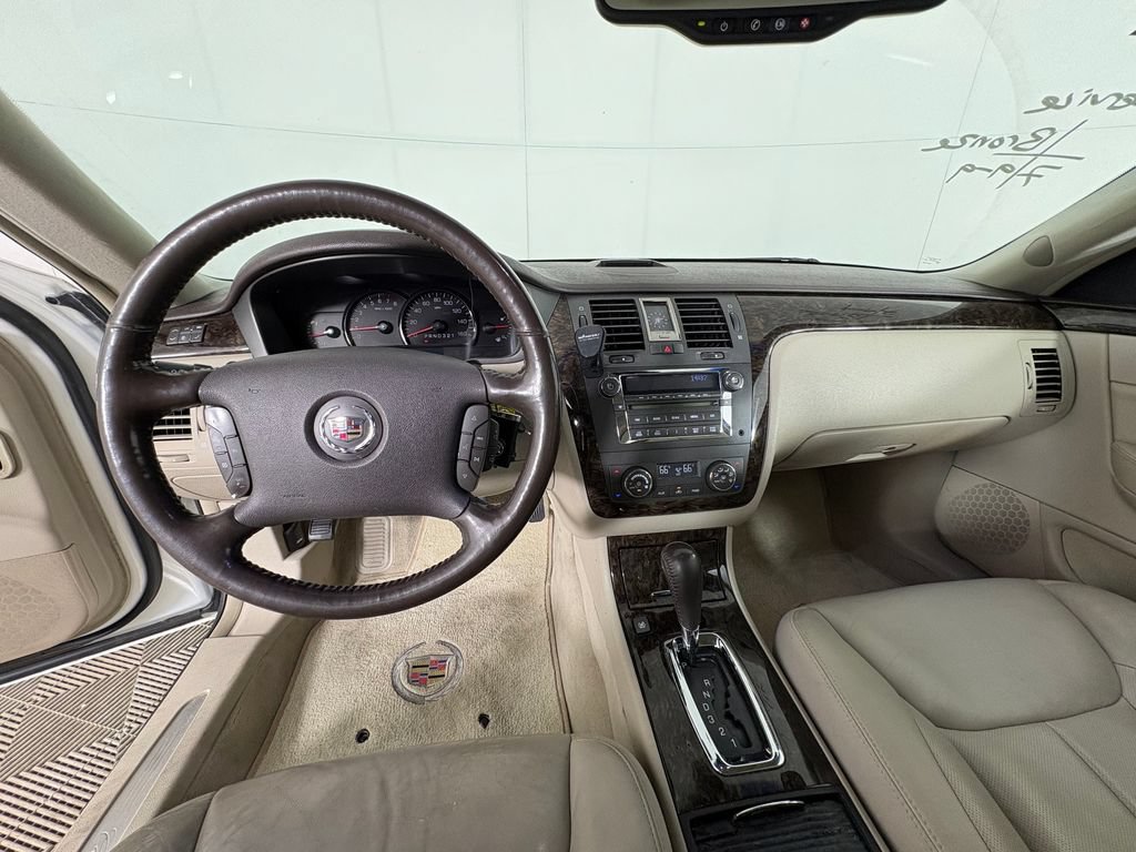 Used 2008 Cadillac DTS w/ Sun And Sound Package FWD image 8