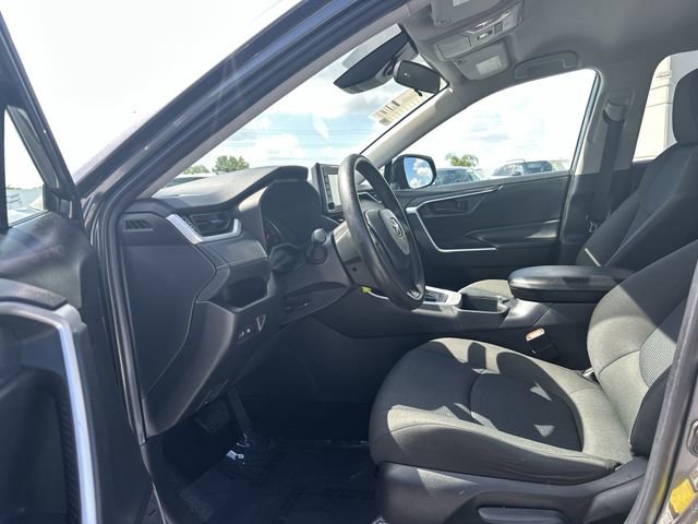 Used 2022 Toyota RAV4 LE image 22