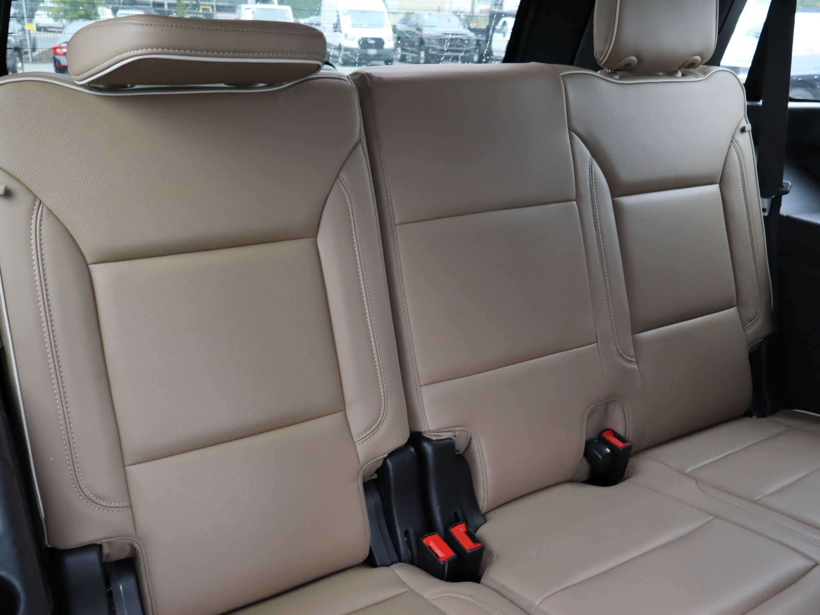 Used 2021 Chevrolet Tahoe Premier w/ Premium Package RWD image 38