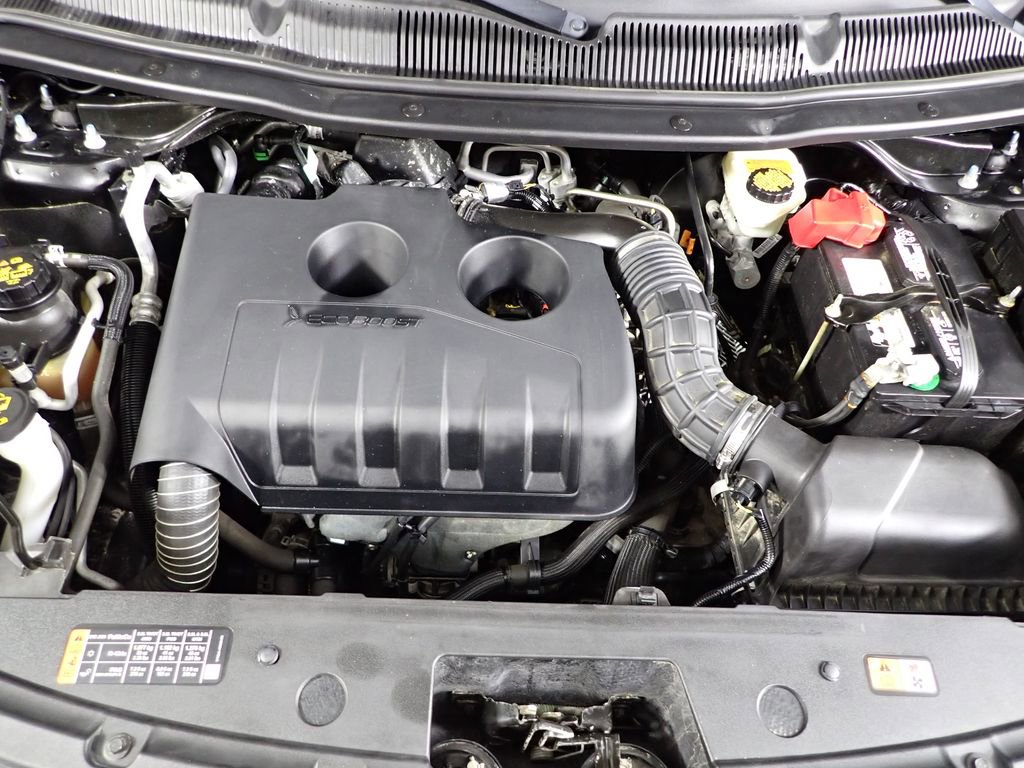 Used 2017 Ford Explorer XLT w/ Equipment Group 202A image 10