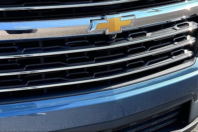 Used 2024 Chevrolet Traverse LT w/ Trailering Package FWD image 31