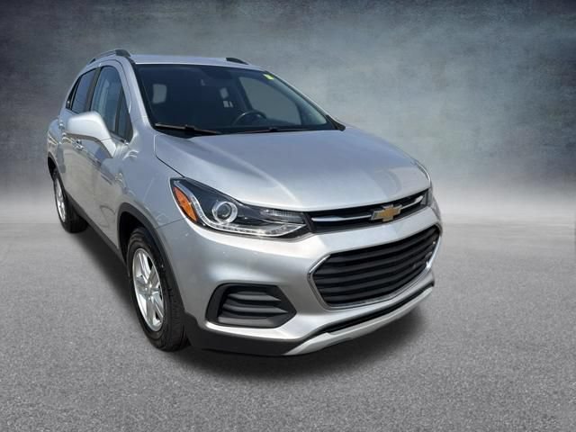 Used 2019 Chevrolet Trax LT w/ LT Convenience Package FWD image 4