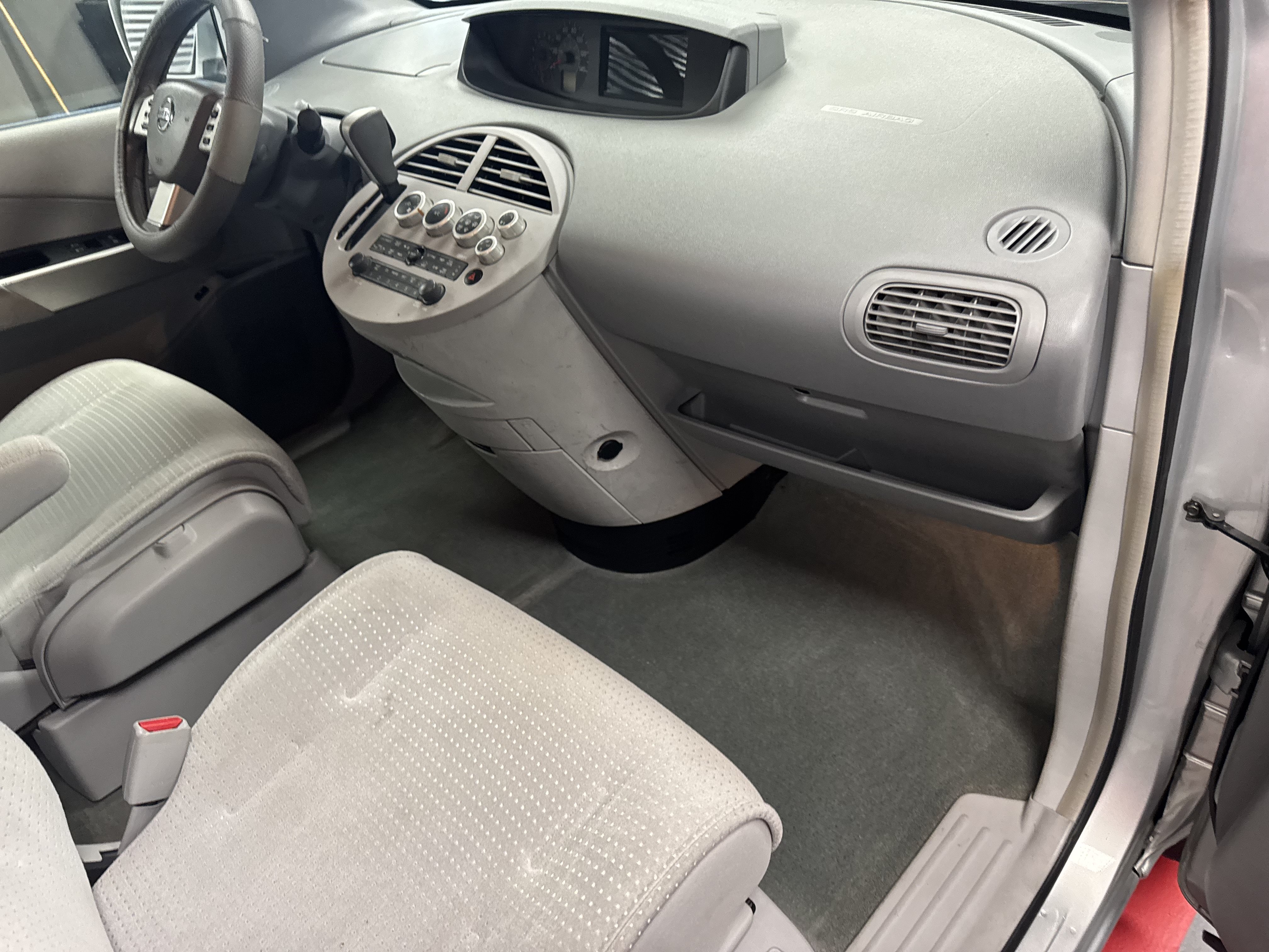 Used 2004 Nissan Quest SL w/ (SEA) Seat Pkg FWD image 14