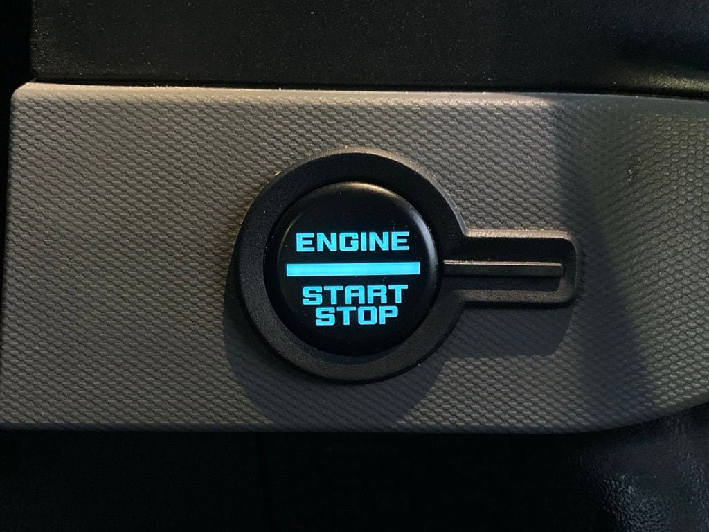 Used 2023 Ford Bronco Black Diamond image 17