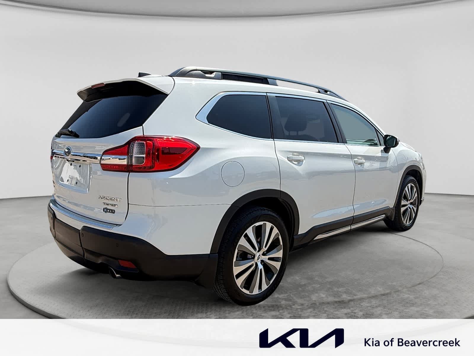 Used 2022 Subaru Ascent Limited w/ Technology Package AWD/4WD image 5
