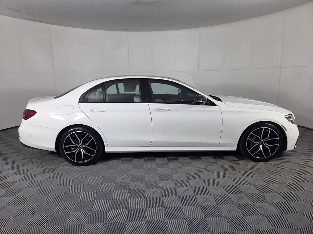 Used 2022 Mercedes-Benz E 350 Sedan image 4