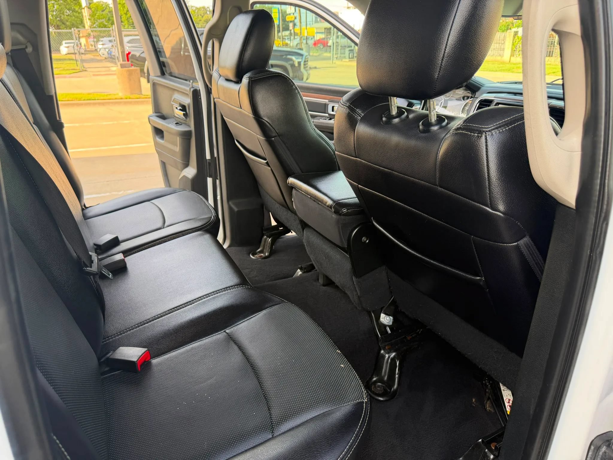 Used 2017 RAM 1500 Laramie RWD image 25