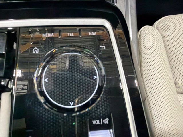 Used 2025 BMW 760i xDrive w/ Executive Package AWD/4WD image 41