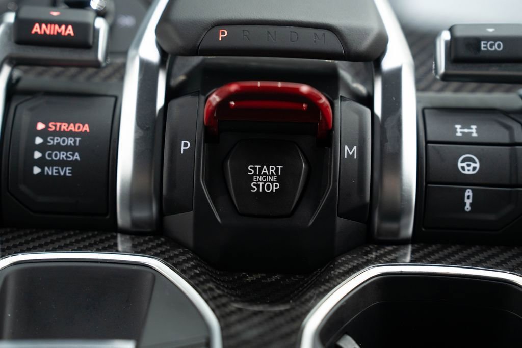 Used 2024 Lamborghini Urus S AWD/4WD image 23