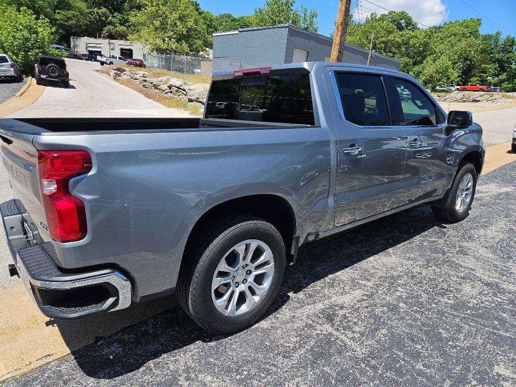 Used 2023 Chevrolet Silverado 1500 LTZ AWD/4WD image 6