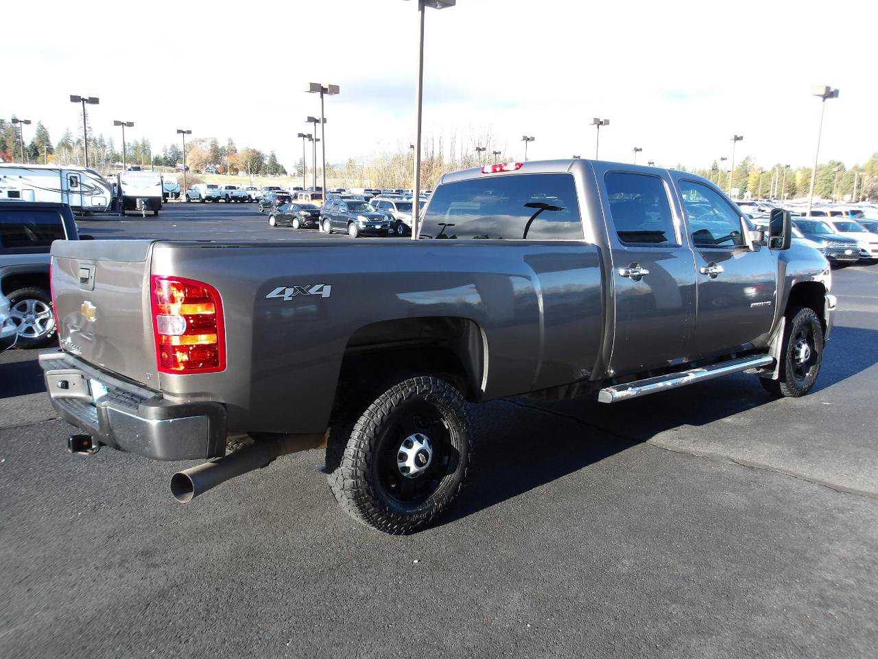 Used 2011 Chevrolet Silverado 2500 LT w/ Interior Plus Package AWD/4WD image 5
