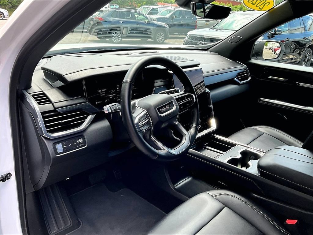 Used 2026 GMC Acadia Elevation w/ Elevation Premium Package AWD/4WD image 8