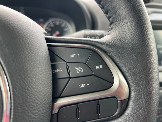 Used 2020 Jeep Renegade Limited AWD/4WD image 12