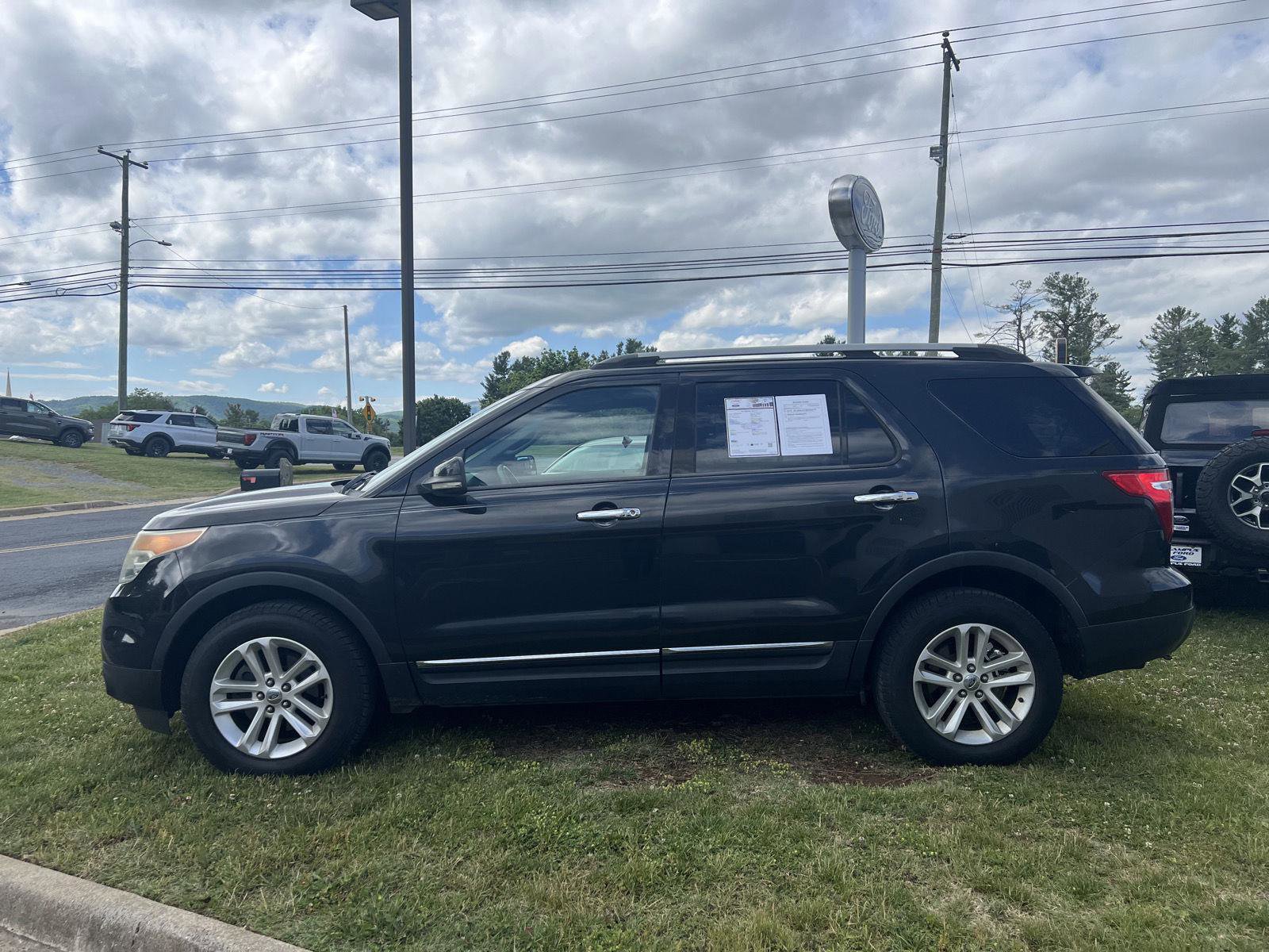 Used 2011 Ford Explorer XLT w/ 202A Rapid Spec Order Code AWD/4WD image 2