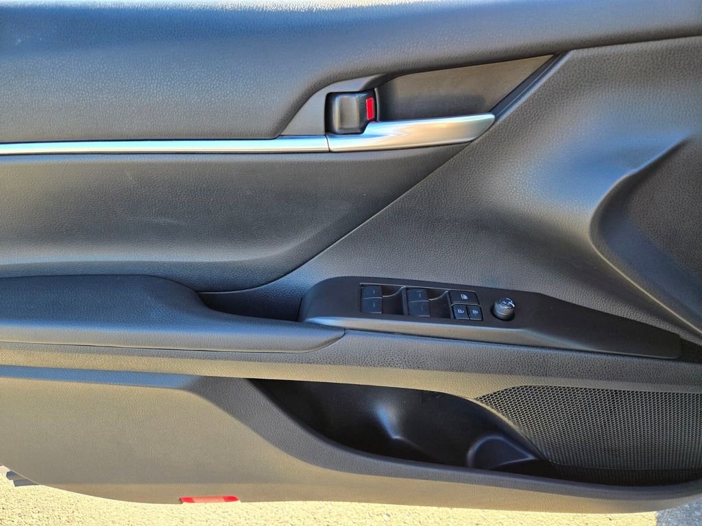 Used 2024 Toyota Camry SE image 22