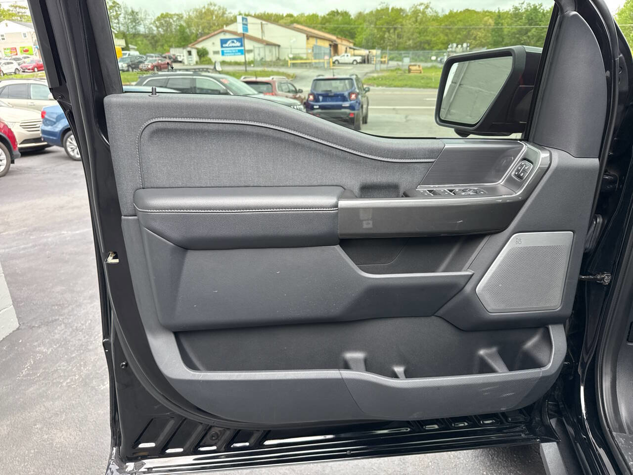 Used 2022 Ford F150 Lariat w/ Equipment Group 502A High image 18