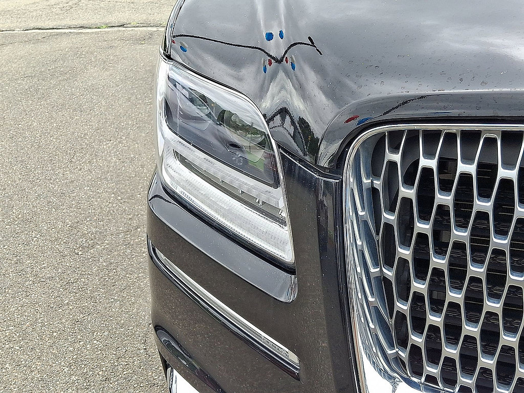Used 2021 Lincoln Navigator Reserve w/ Luxury Package AWD/4WD image 28