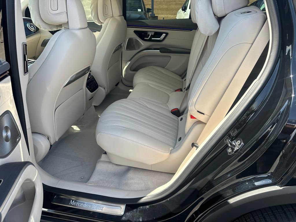 New 2026 Mercedes-Benz EQS 400 4MATIC SUV image 23