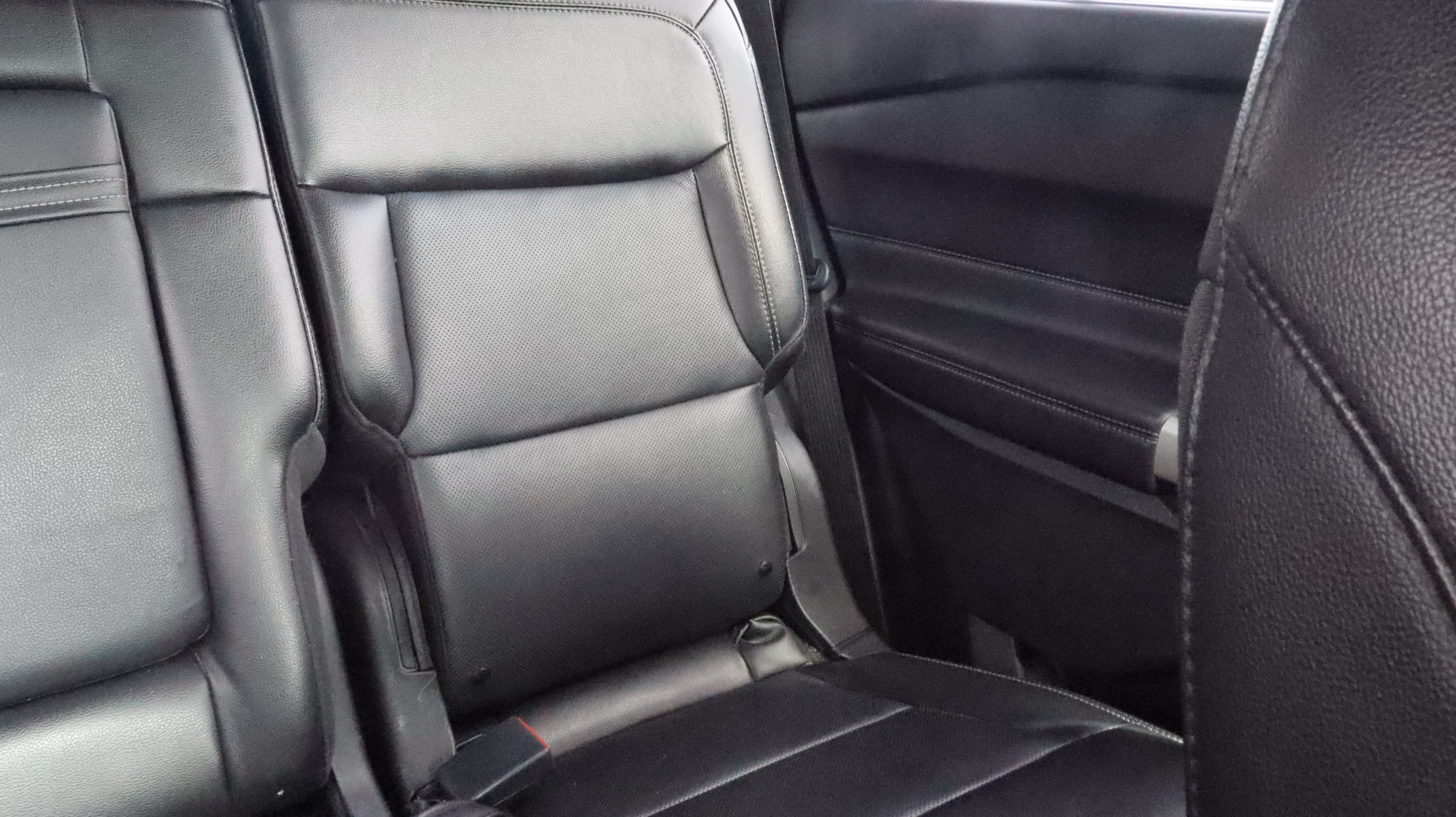 Used 2022 Ford Explorer Limited AWD/4WD image 9