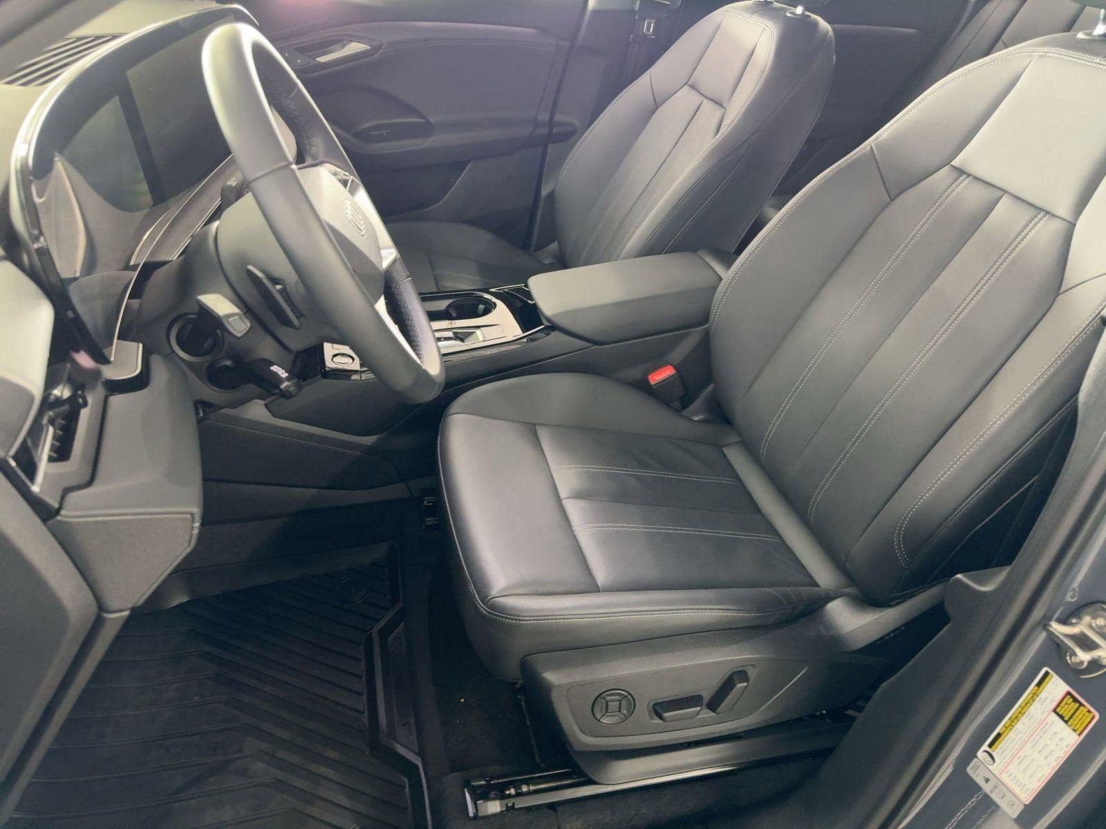 Used 2025 Audi Q6 e-tron Premium w/ Convenience Package image 5