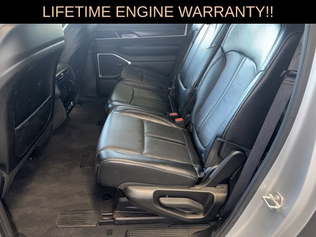 Certified 2024 Jeep Wagoneer L Series II w/ Flexible Seating Group AWD/4WD image 29