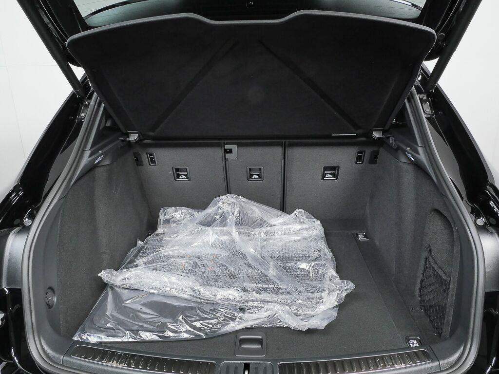 Certified 2026 Porsche Macan AWD/4WD image 29