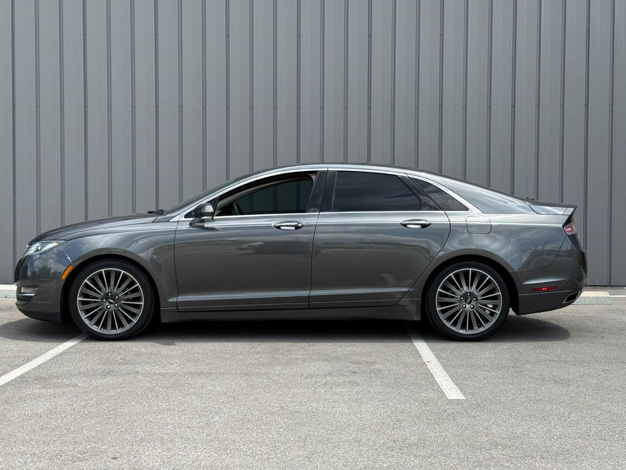 Used 2016 Lincoln MKZ Reserve w/ Equipment Group 300A Reserve AWD/4WD image 8