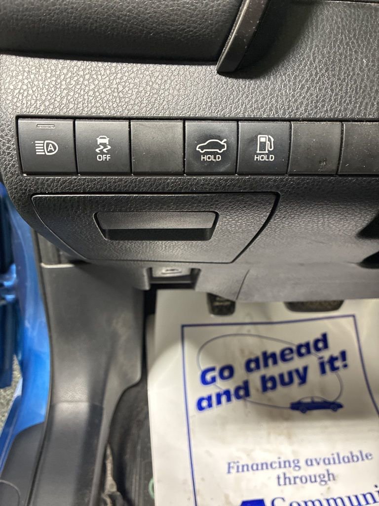 Used 2020 Toyota Camry SE FWD image 13