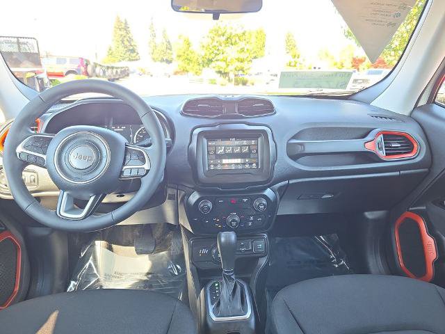 Used 2020 Jeep Renegade Latitude AWD/4WD image 16