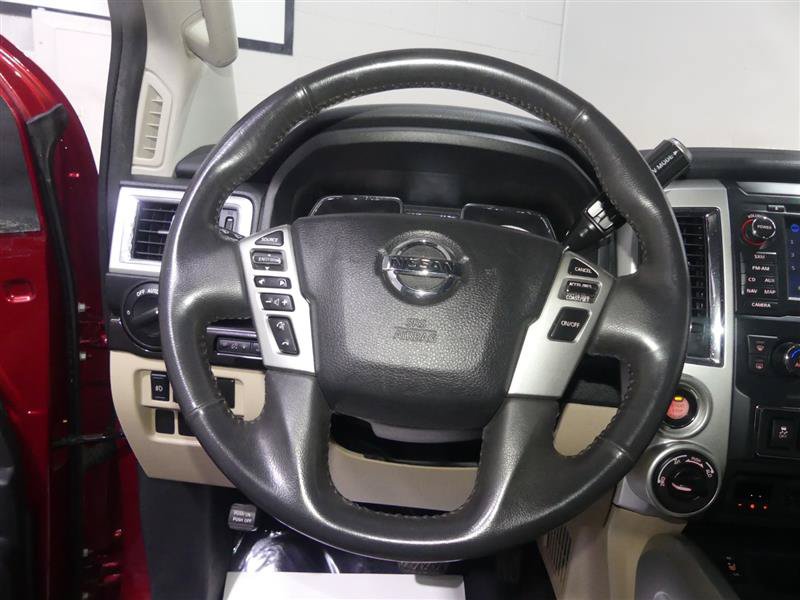 Used 2017 Nissan Titan SV AWD/4WD image 30
