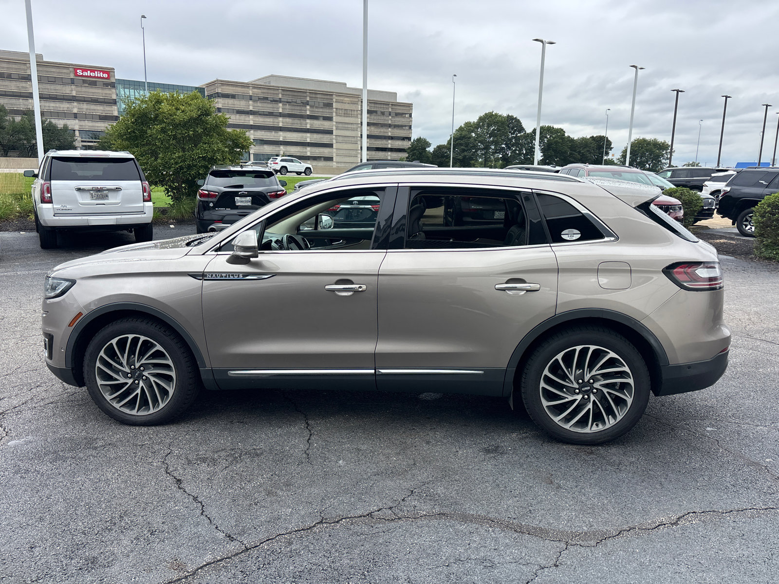 Used 2019 Lincoln Nautilus Reserve AWD/4WD image 4