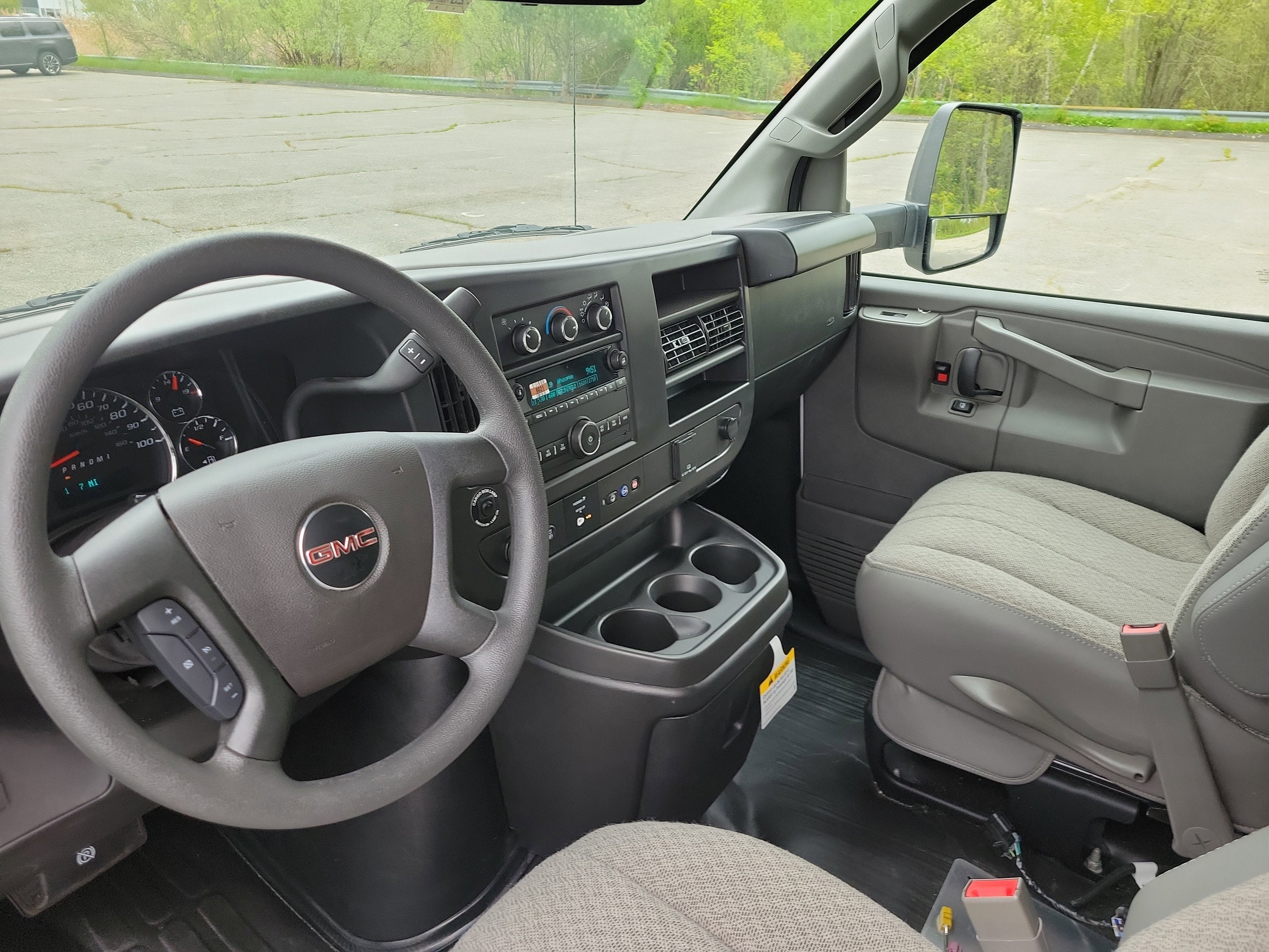 New 2025 GMC Savana 3500 Extended w/ Power Convenience Package RWD image 19
