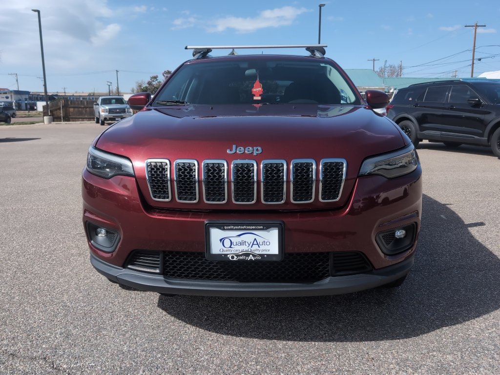 Used 2019 Jeep Cherokee Latitude w/ Cold Weather Group AWD/4WD image 3