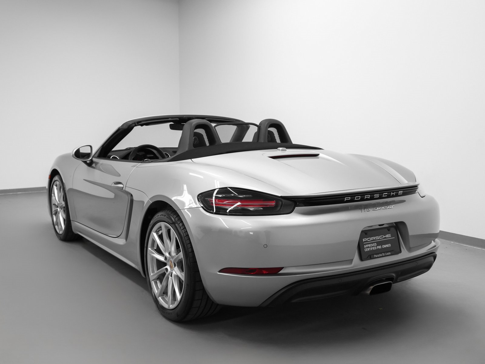 Used 2021 Porsche 718 Boxster image 3
