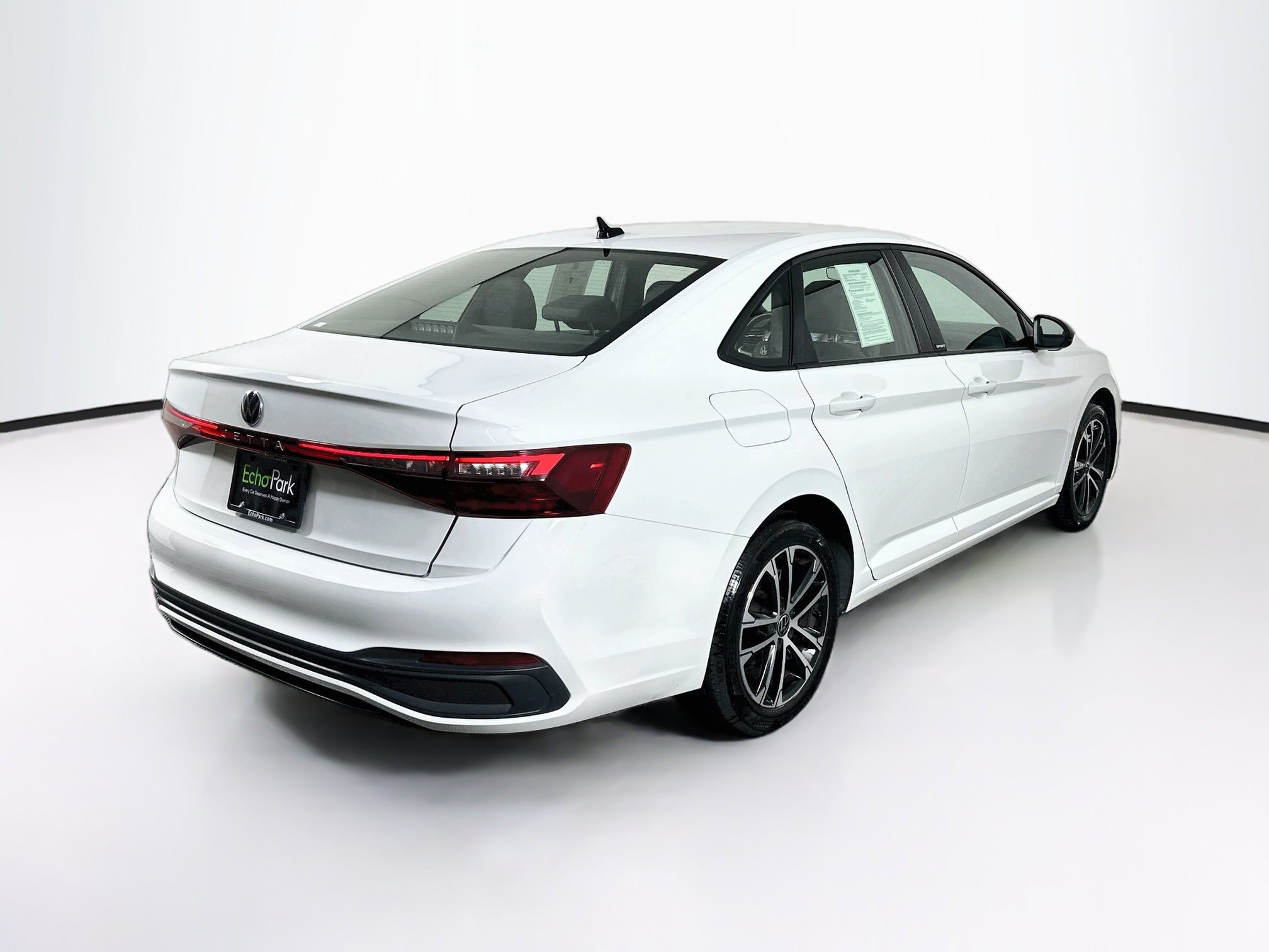 Used 2025 Volkswagen Jetta Sport FWD image 9