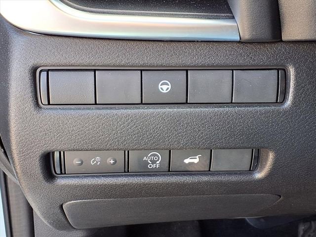 Used 2023 Nissan Rogue SV w/ SV Premium B Package FWD image 14