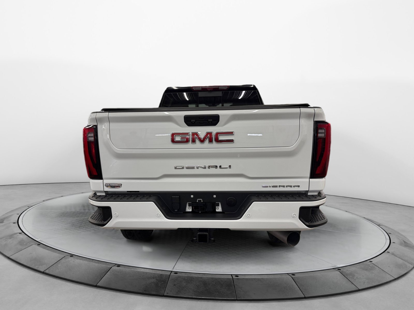 Used 2024 GMC Sierra 2500 Denali w/ Denali Reserve Package AWD/4WD image 6