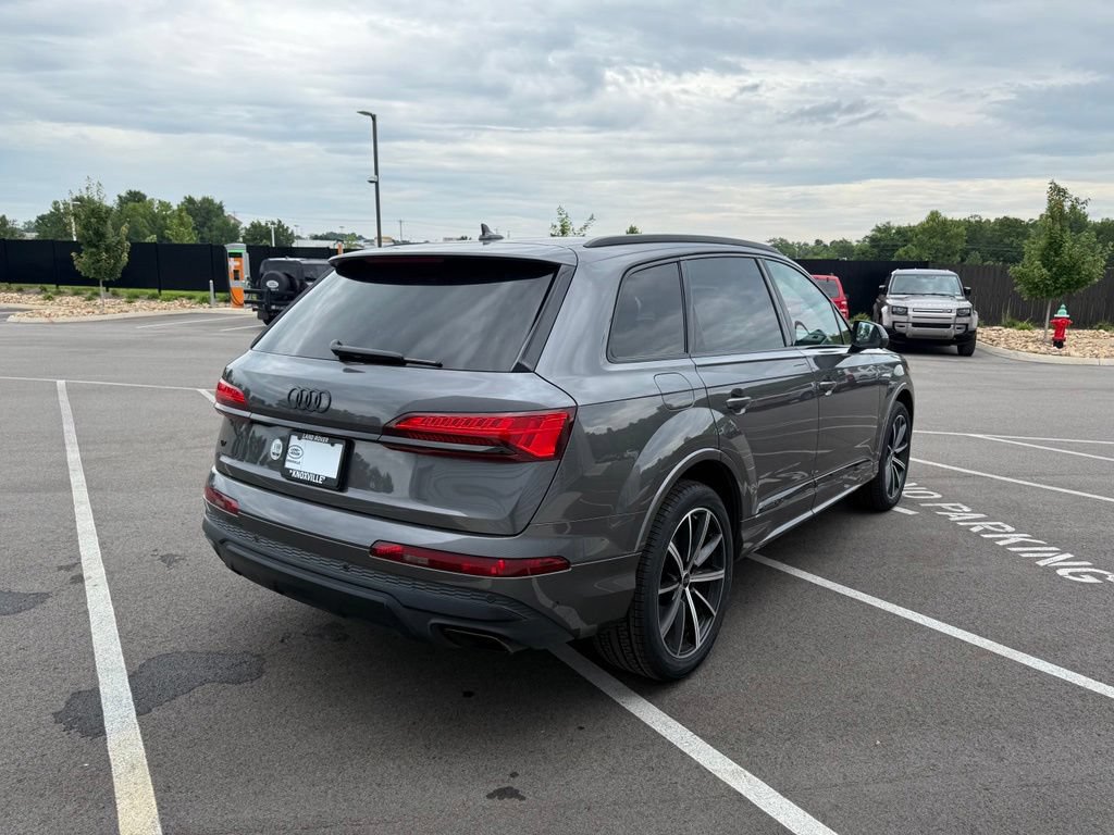 Used 2025 Audi Q7 2.0T Premium Plus w/ Premium Plus Package AWD/4WD image 8