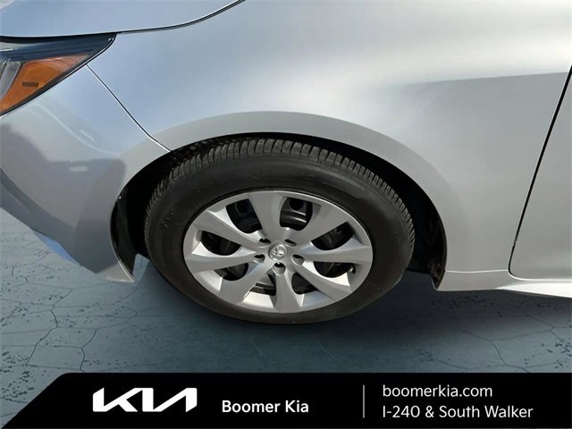Used 2025 Toyota Corolla LE image 9