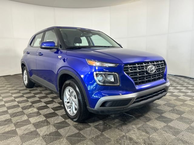 Used 2025 Hyundai Venue SE image 2