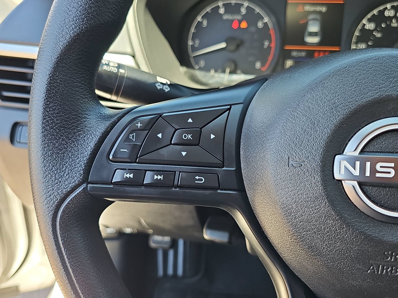 Used 2024 Nissan Altima 2.5 S FWD image 16