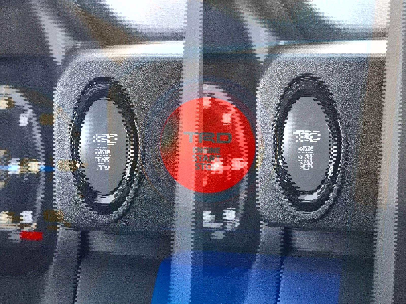 Used 2025 Toyota Tacoma TRD Off-Road image 31